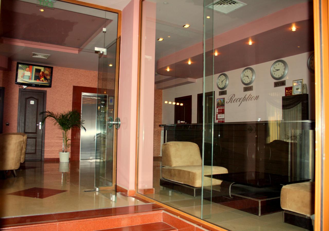 Hotel Elegant Karnobat Luaran gambar
