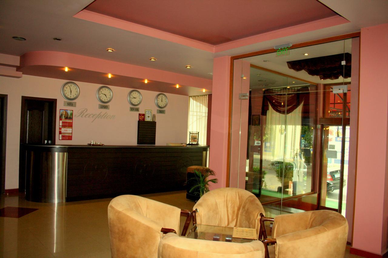 Hotel Elegant Karnobat Luaran gambar