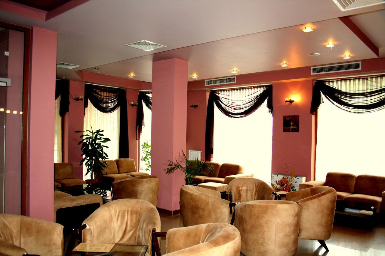 Hotel Elegant Karnobat Luaran gambar