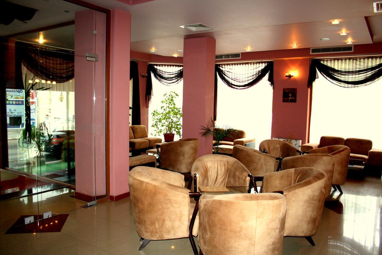 Hotel Elegant Karnobat Luaran gambar
