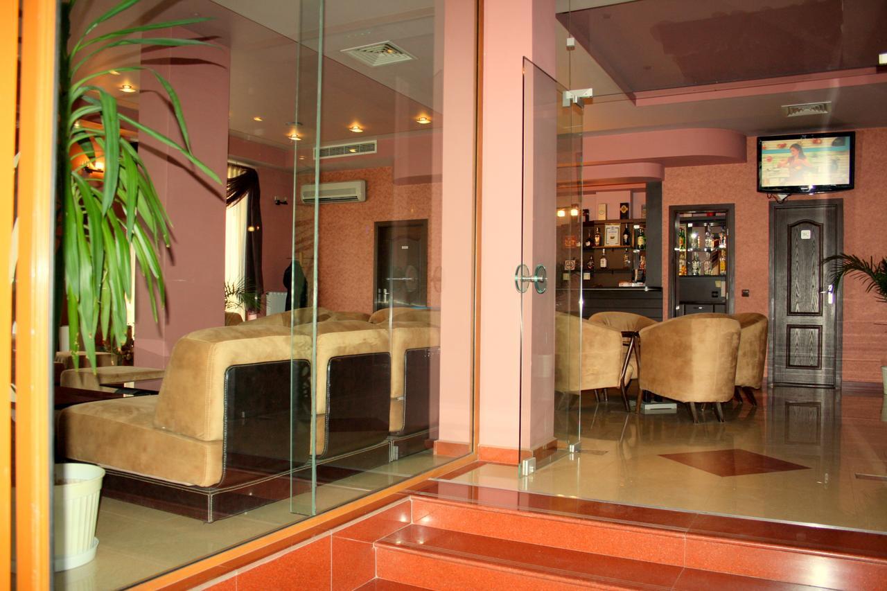 Hotel Elegant Karnobat Luaran gambar