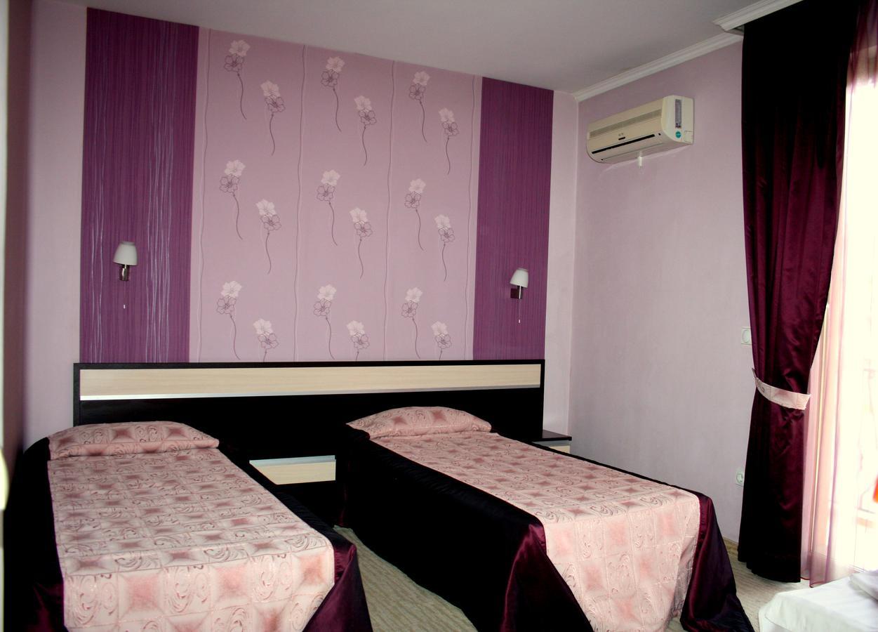 Hotel Elegant Karnobat Luaran gambar
